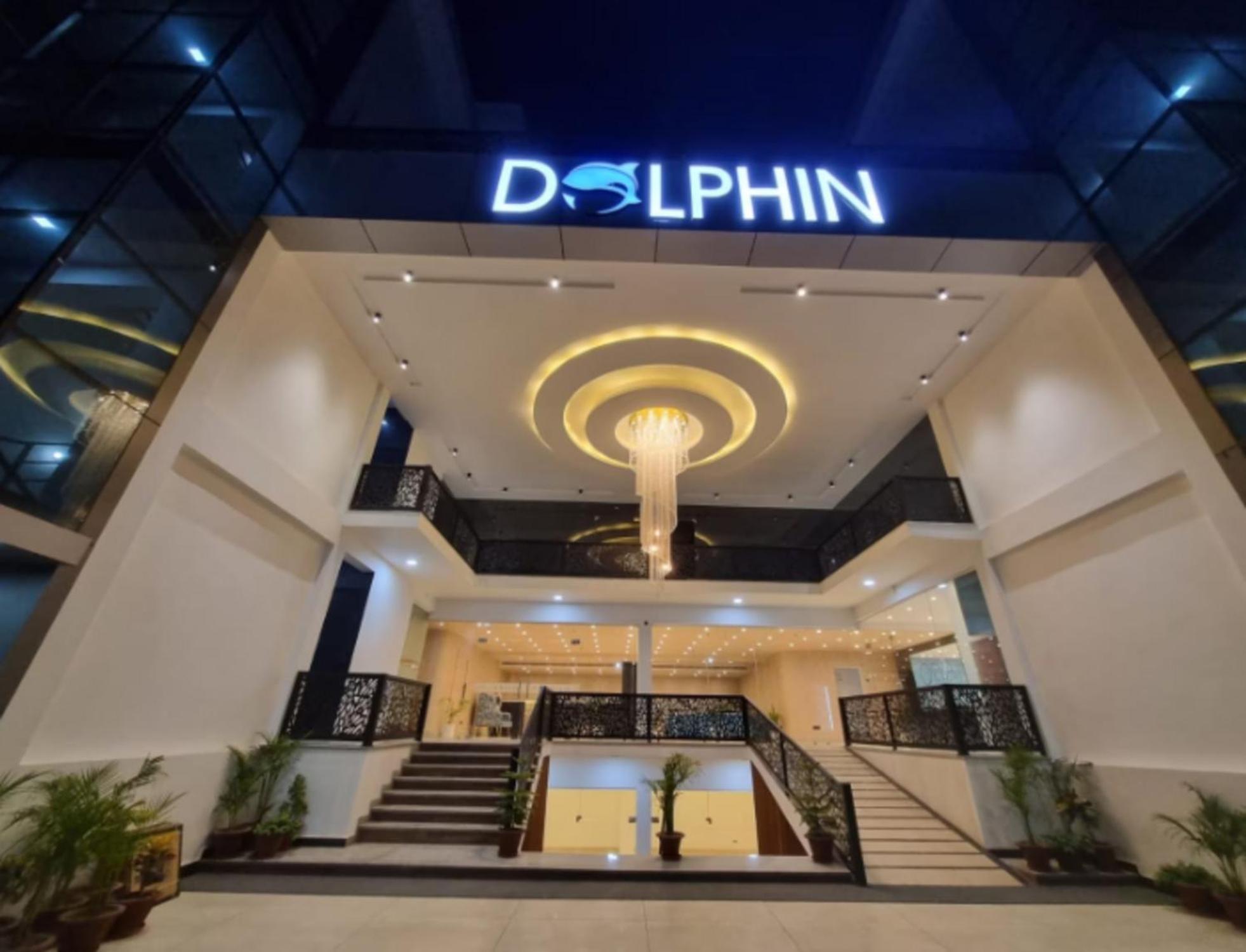Dolphin Club Hotel Chinhat Exterior photo
